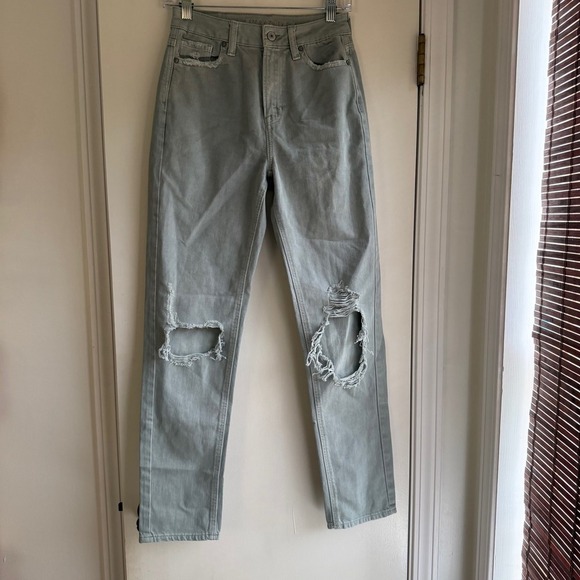 American Eagle High-Waisted Mom Jeans Distressed Sage Green Denim Size 0 Long - Picture 1 of 9